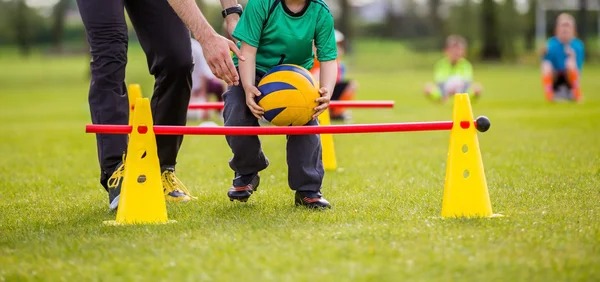 皇马更衣室，谁话事？